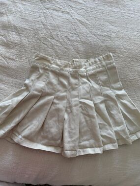 Brandy Melville Cream Pleated Mini Skirt
